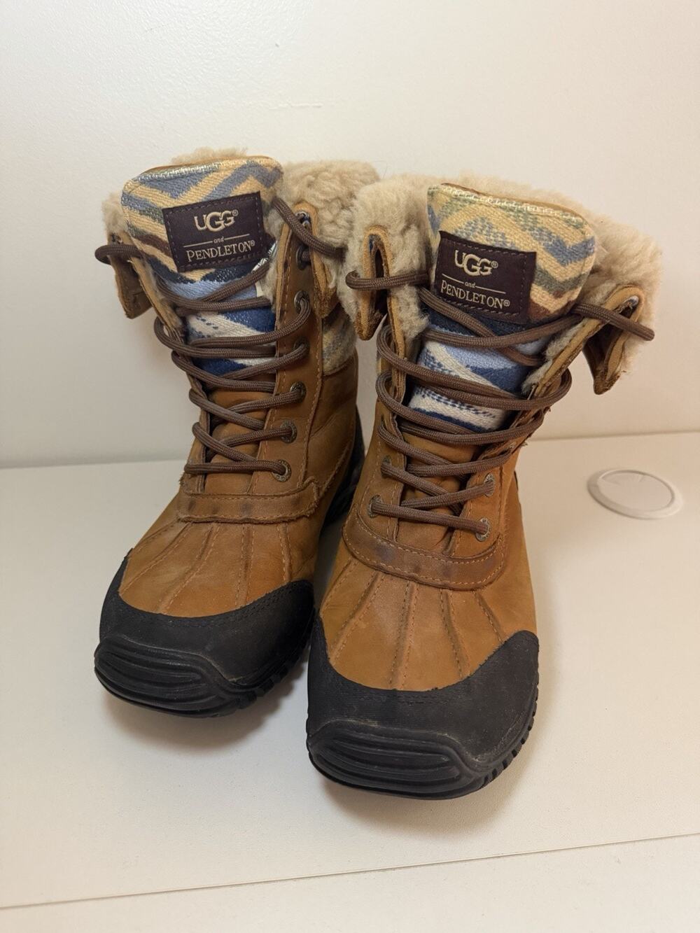 UGG x Pendleton Adirondack Waterproof Chestnut Leather Winter Boot Sz 5.5 Vibram